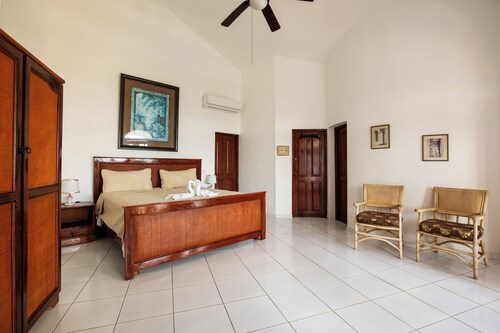 Villa Ocean View Larimar | Private Pool | 5-Minute Walk to the Beach