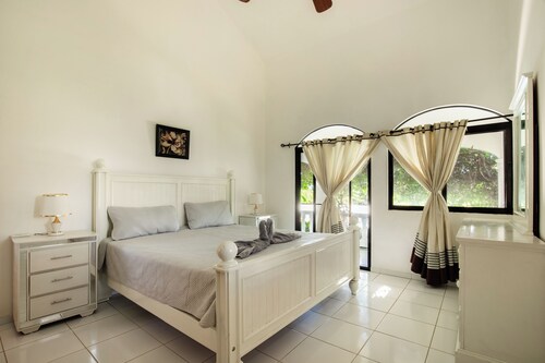 Villa Ocean View Larimar | Private Pool | 5-Minute Walk to the Beach