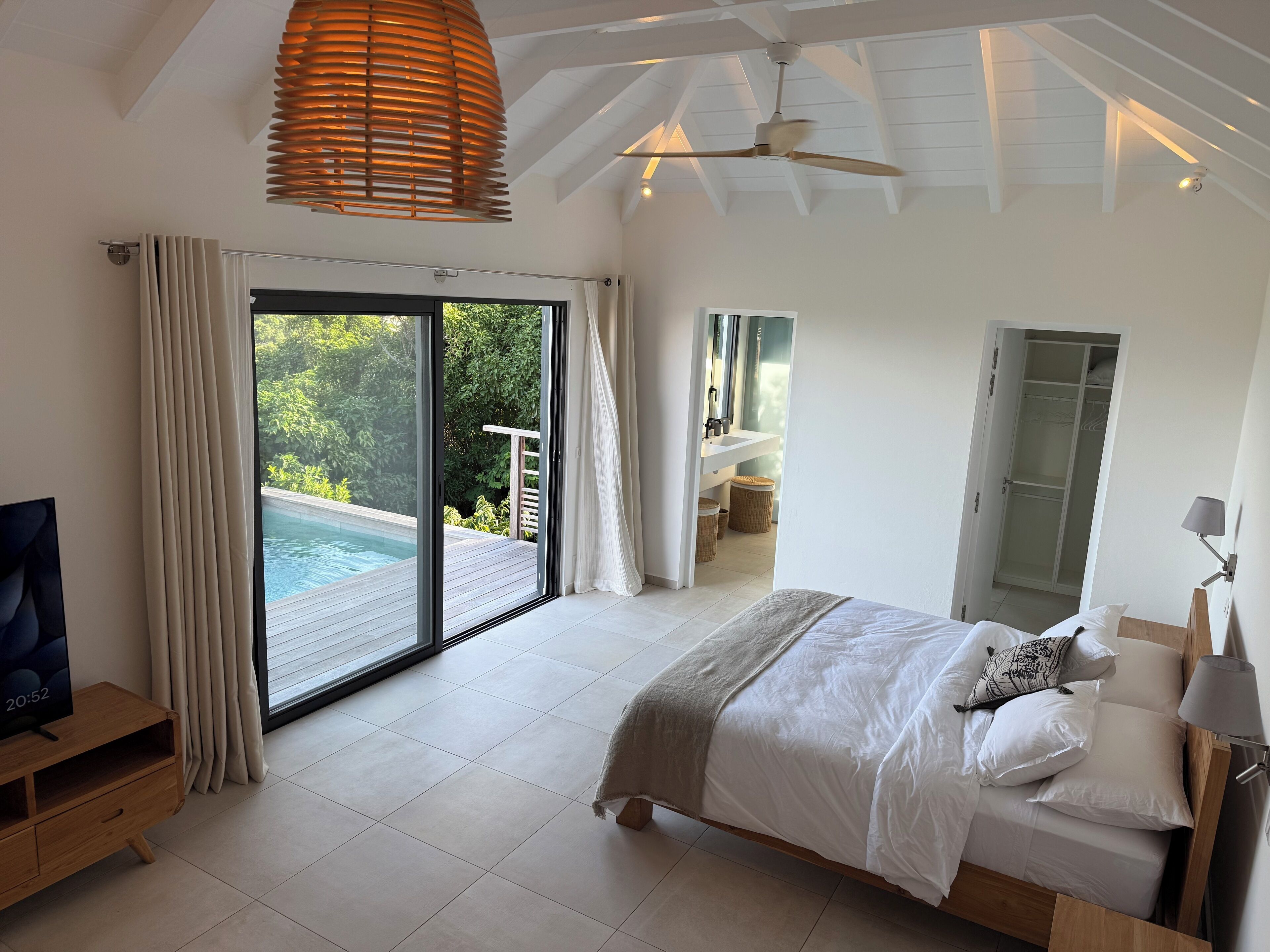 1 soverom, safe på rommet, strykejern/-brett og wi-fi (inkludert)