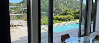 Modern Spacious Private Villa w/ Pool & Sunrise View