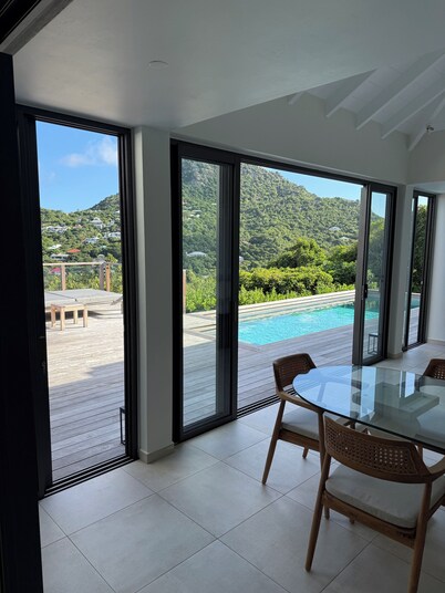 Modern Spacious Private Villa w/ Pool & Sunrise View