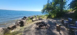 Plage, chaises longues