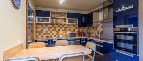 Køleskab, mikrobølgeovn, ovn, opvaskemaskine