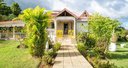 Soley Lodge - Climatisée avec terrasse et jardin