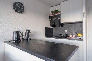 Fridge, microwave, oven, dishwasher - La Résidence Le Belvédère - Avec Balcon (Le Tholy)