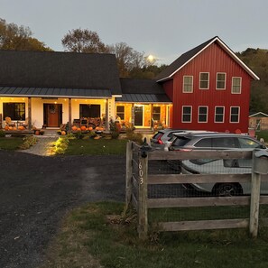 Exterior - The Birch & Berry Inn (Hinesburg)