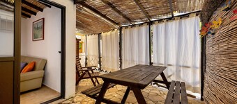 Holiday Home 'Buganvília' with Shared Pool and Wi-Fi