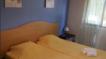 Fer et planche Ă repasser, Wi-Fi, draps fournis