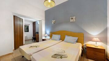 Fer et planche Ă repasser, Wi-Fi, draps fournis