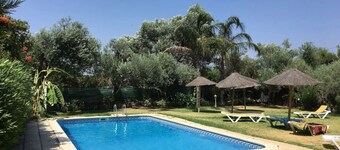 Holiday Home 'Girassol' with Shared Pool and Wi-Fi