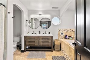 Comfort Room | Bathroom