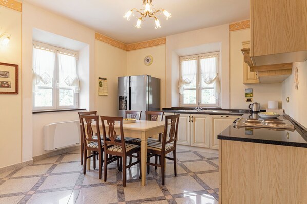 Nicht klassifiziertes Bild, 1 von 16, Schaltfläche