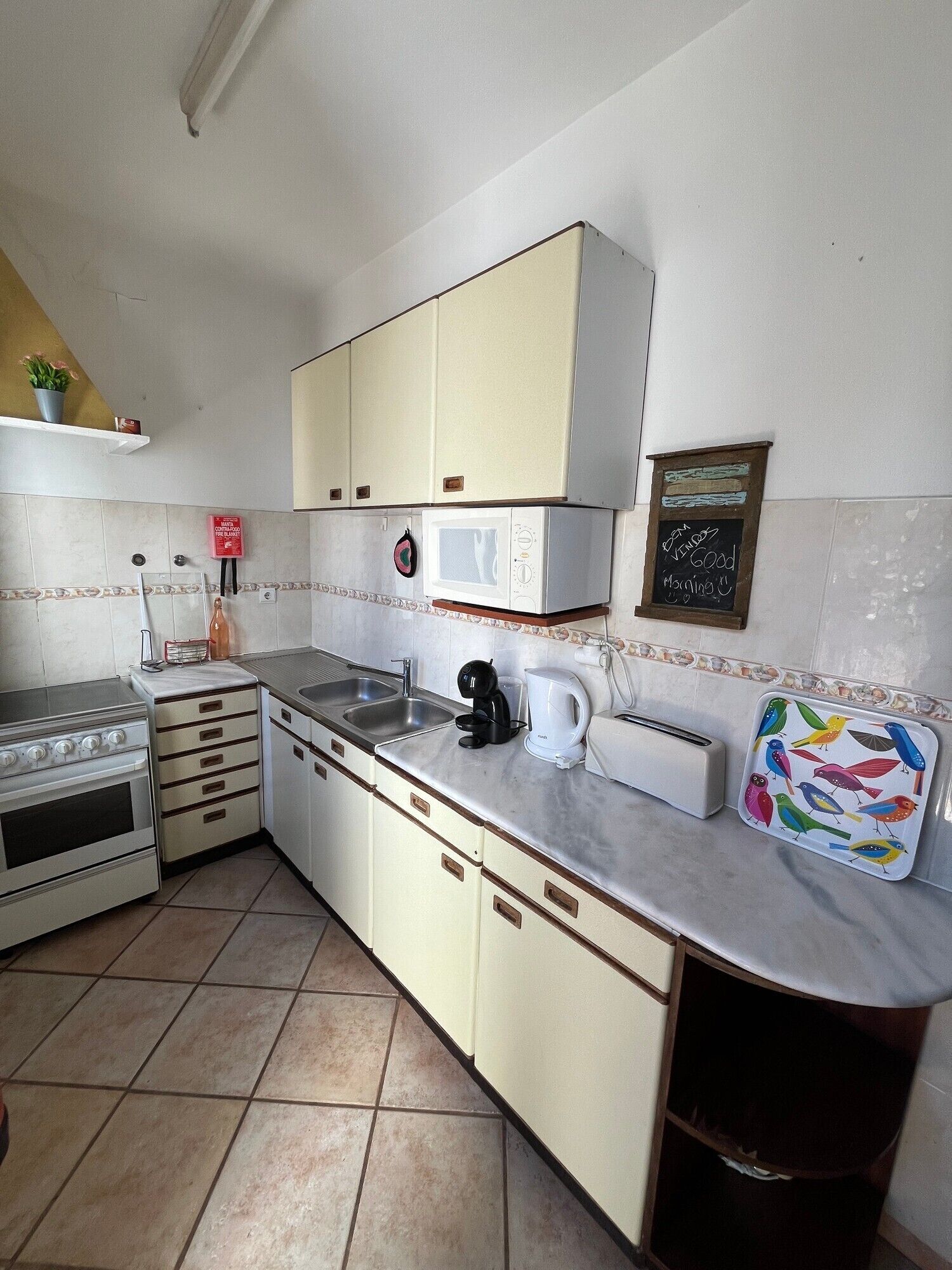 冰箱、微波炉、烤箱、炉灶