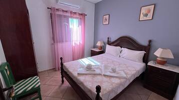 2 makuuhuonetta, silitysrauta/-lauta, Wi-Fi, vuodevaatteet