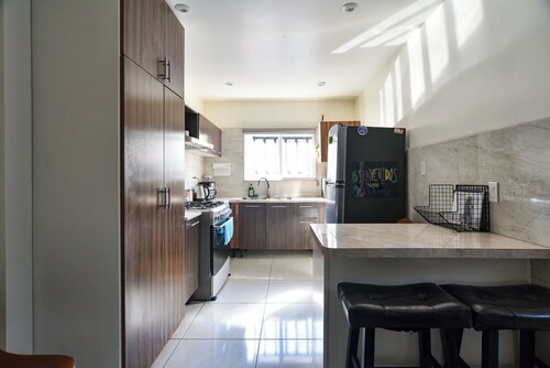 Apartment with no stairs, close to everything.