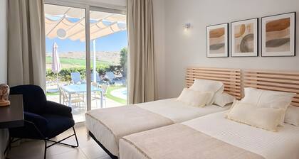 Ferienvilla 'Sunset Oasis' mit privatem Pool, WLAN und Klimaanlage