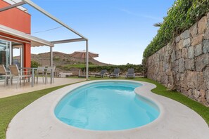 Pool - Sunset Oasis Villa with Private Pool, Wi-Fi, and Air Conditioning (Las Palmas)