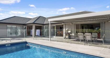 ⭐️ The Wine Country Retreat by Homello ⭐️|Pool • Near Wineries & Wedding Venues • Spacious