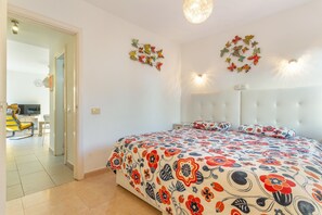 1 bedroom, WiFi, bed sheets - Holiday Apartment 'Alvates' with Shared Pool, Wi-Fi and Air Conditioning (Corralejo)