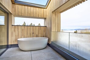 Bañera de hidromasaje cubierta