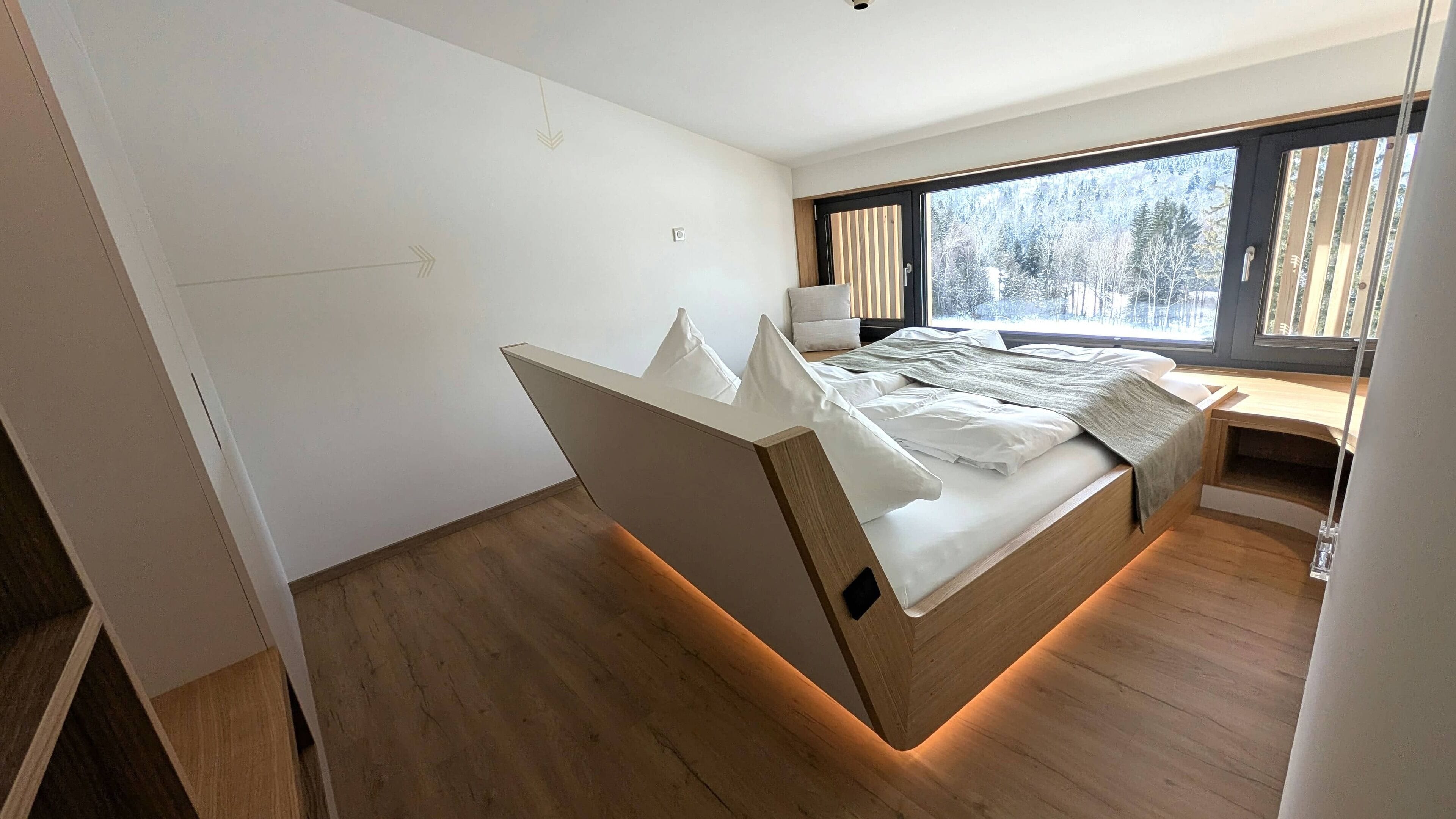 Fer et planche à repasser, Wi-Fi gratuit, draps fournis