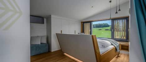 1 bedroom, iron/ironing board, WiFi (free), bed sheets