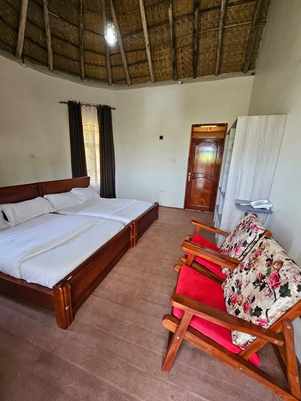 Desk - sunset hotel (Kampala)