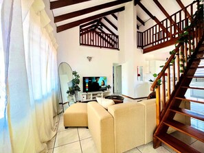 Living area - Awesome 2-bedroom townhome in soothing Sandton neighborhood (Sandton)