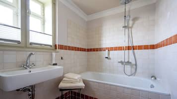 Double Room, Canal View | Bathroom