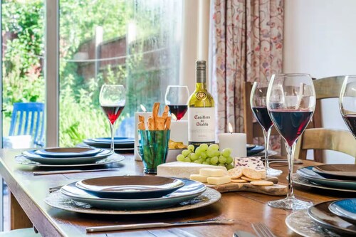 Perfect 4-bedroom house in Oadby for a relaxing stay