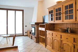 Interior - Cassina Lavallee 8 - One Bedroom Apartment, Sleeps 5 (Cremeno)