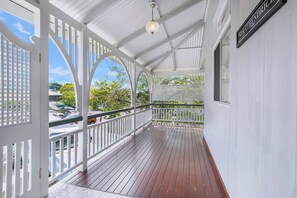 Terrace/patio - Strathendrick Timeless Queenslander Haven near CBD (Woolloongabba)