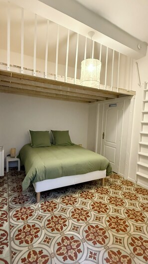 1 bedroom, WiFi, bed sheets - La Calade - Charming Apartment (Nîmes)