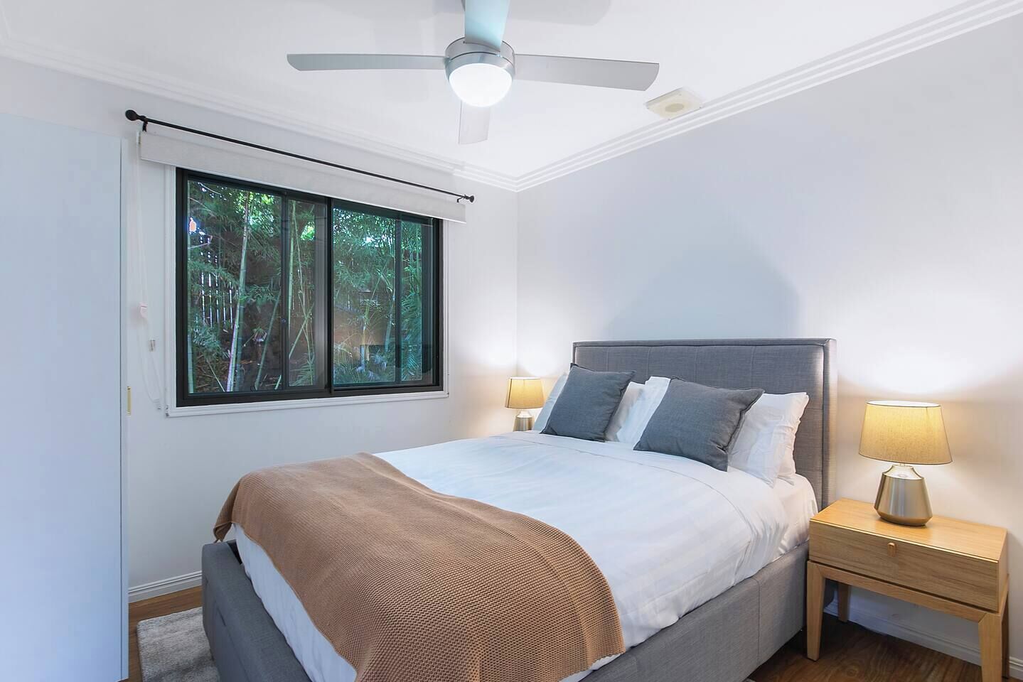 Fer et planche à repasser, Wi-Fi, draps fournis