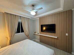 4 slaapkamers, een bureau, een strijkplank/strijkijzer, gratis wifi