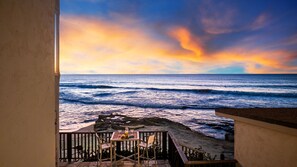 Outdoor dining - La Jolla Studio - Private Beach (San Diego)