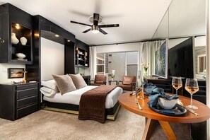 1 bedroom, iron/ironing board, WiFi, bed sheets - La Jolla Studio - Private Beach (San Diego)