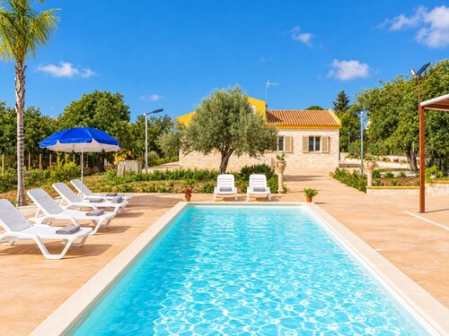 Villa Fenice - Five Bedroom Villa, Sleeps 10