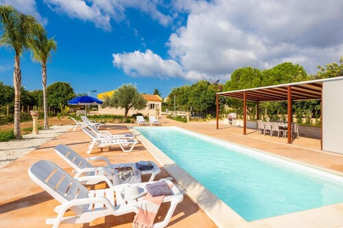 Villa Fenice - Five Bedroom Villa, Sleeps 12