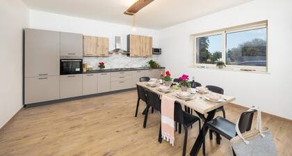 Villa Fenice - Five Bedroom Villa, Sleeps 10