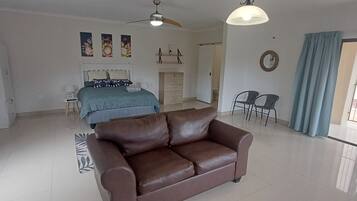 1 bedroom, iron/ironing board, internet, bed sheets