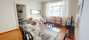Apartemen Keluarga | Tempat makan