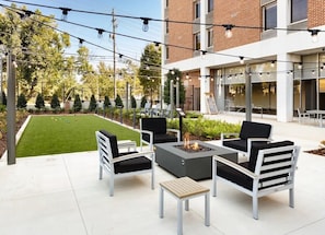 Terrace/patio - Luxury City Center Loft. Perfectly located near the heart of downtown and UAB. (Birmingham)