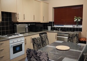 Private kitchen - Home in Birmingham City Centre (Birmingham)
