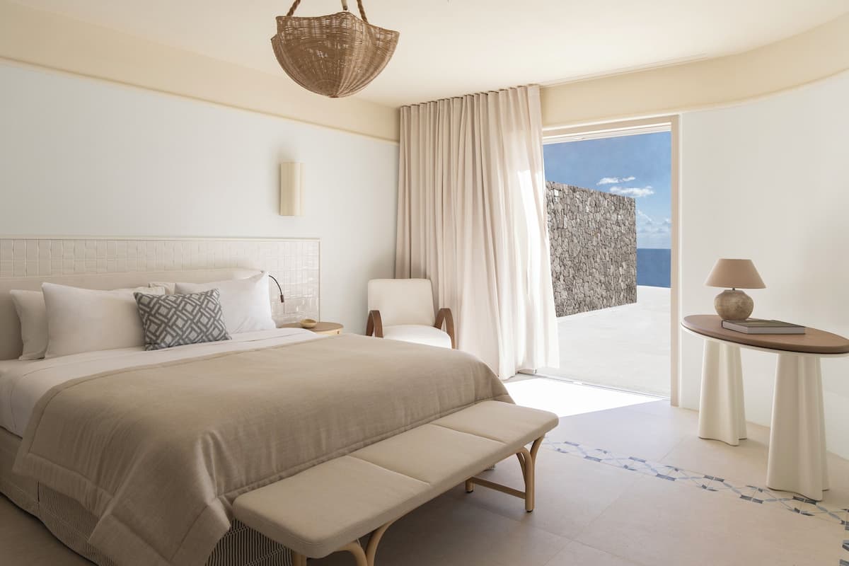 Minibar, in-room safe, laptop workspace, soundproofing