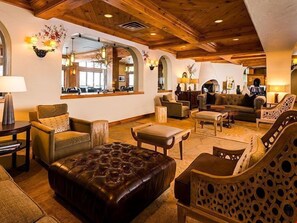 Interior - Stylish Mountain Loft Condo w/ Fireplace & WiFi (Beaver Creek)