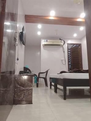 Interior - SHARDA INN (New Delhi)