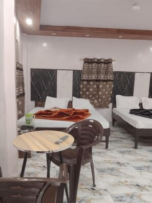 Free WiFi - SHARDA INN (New Delhi)