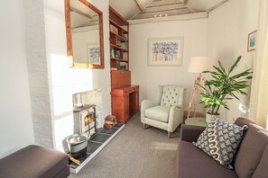 Living area - Ivy Cottage (Dartmouth)