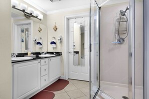 Shower, towels - New Listing! Beachfront Suite with Private Parking! (Panama City Beach)